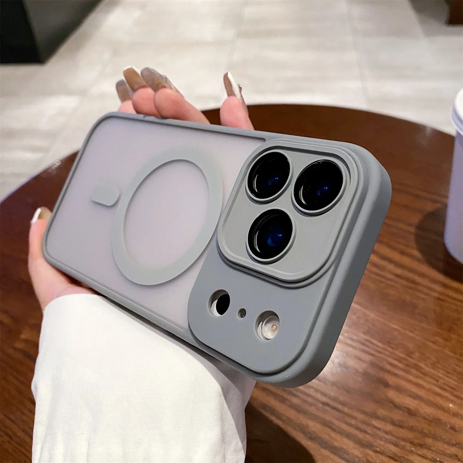 Carcasa Magnética Mate para iPhone 17 | Compatible con Magsafe