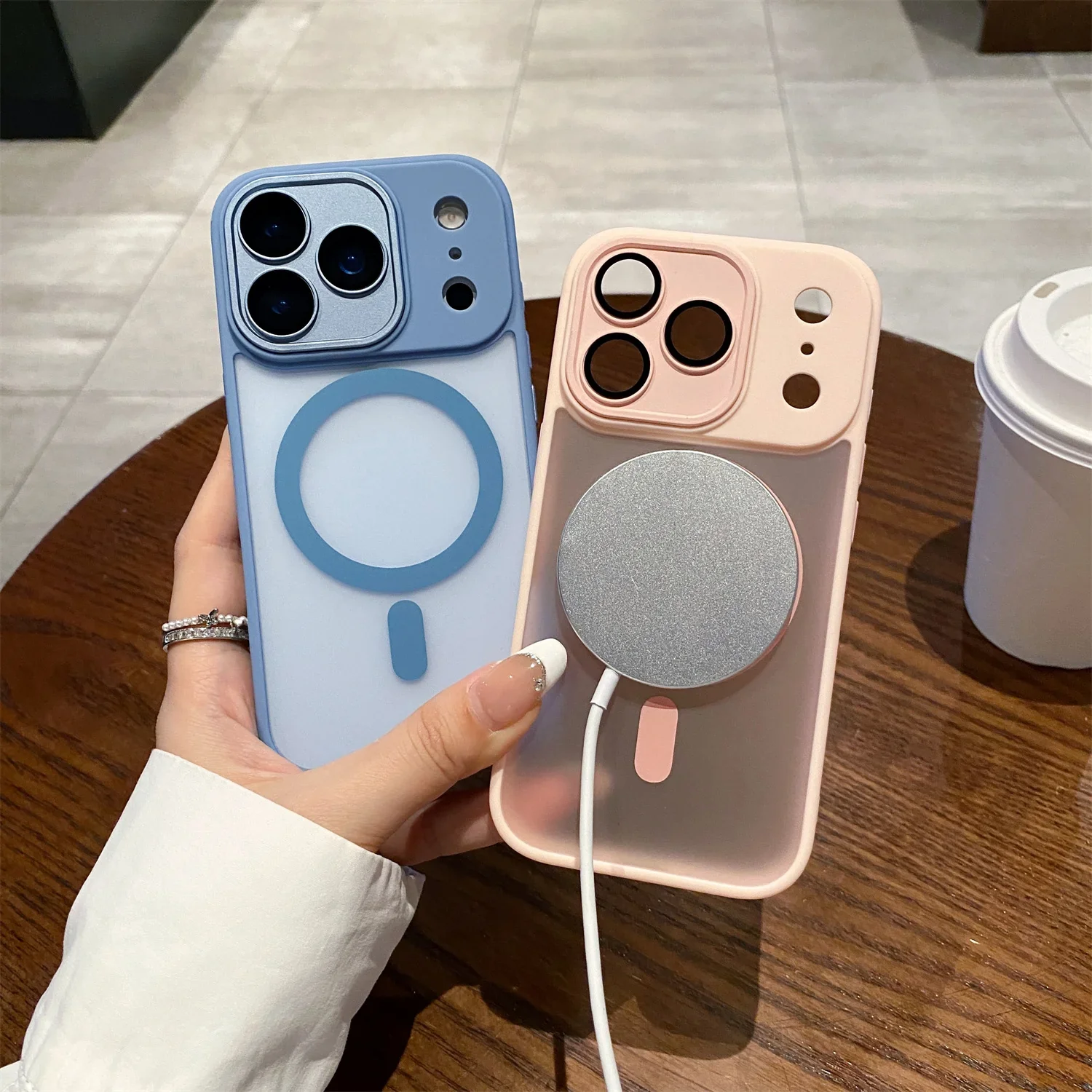 Carcasa Magnética Mate para iPhone 17 | Compatible con Magsafe - Image 3