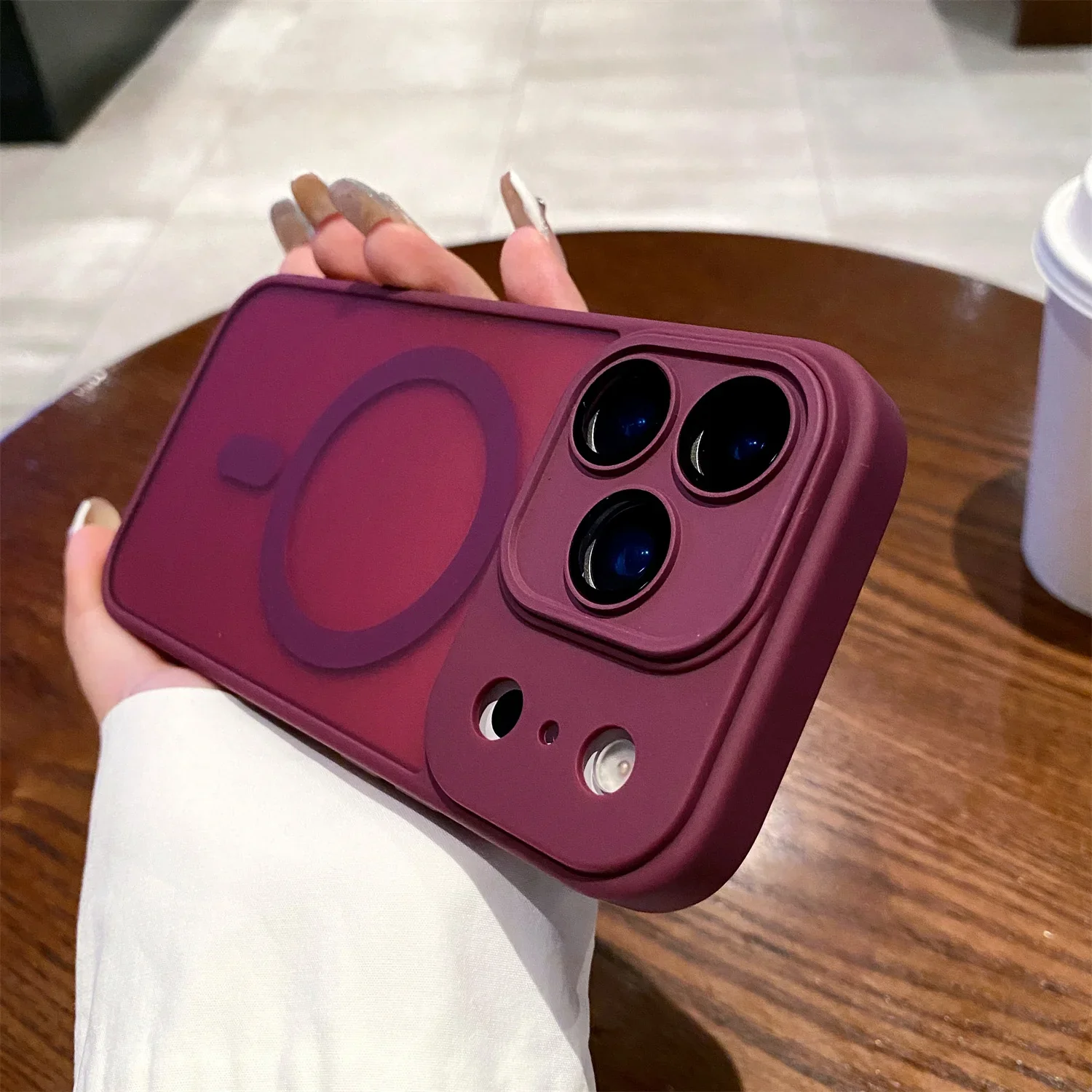 Carcasa Magnética Mate para iPhone 17 | Compatible con Magsafe - Image 4
