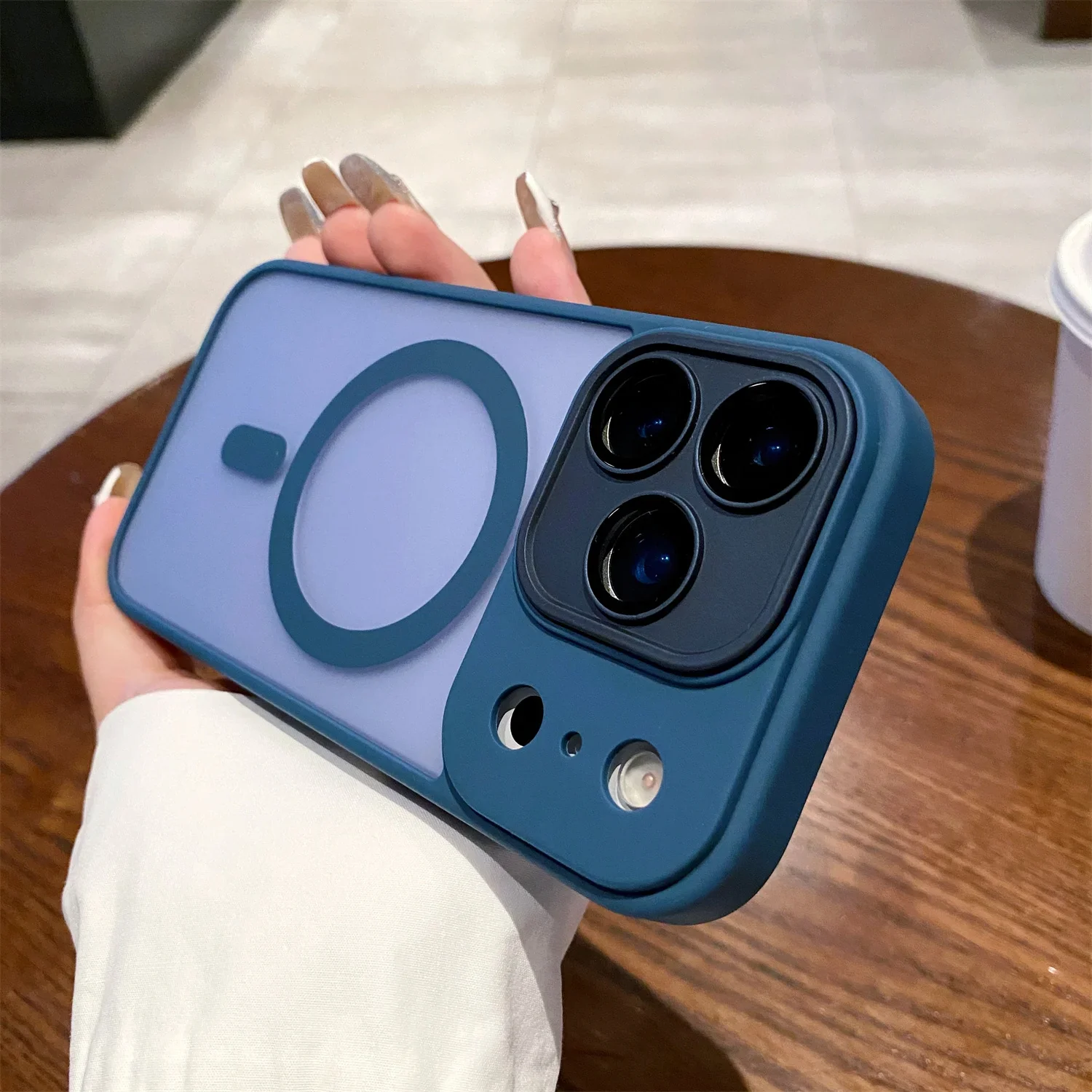 Carcasa Magnética Mate para iPhone 17 | Compatible con Magsafe - Image 9
