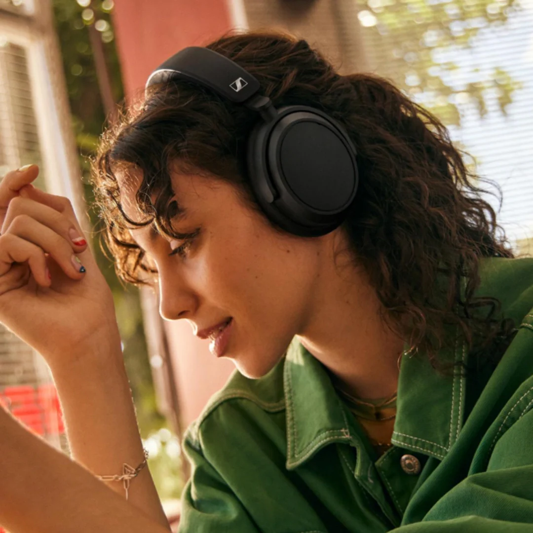 Sennheiser ACCENTUM plus Wireless Auriculares Con Bluetooth - Audio Función De Carga Rápida, Autonomía De 50 Horas Y Cancelación De Ruido Activa Híbrida Adaptativa - Blanco - Image 6